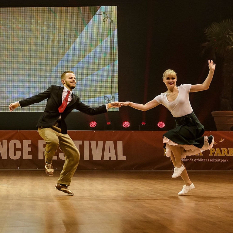 showacts-sondre-tanya